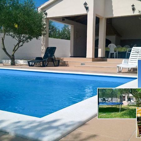 Olive Oasis With Private Pool ซูโกชัน ภายนอก รูปภาพ