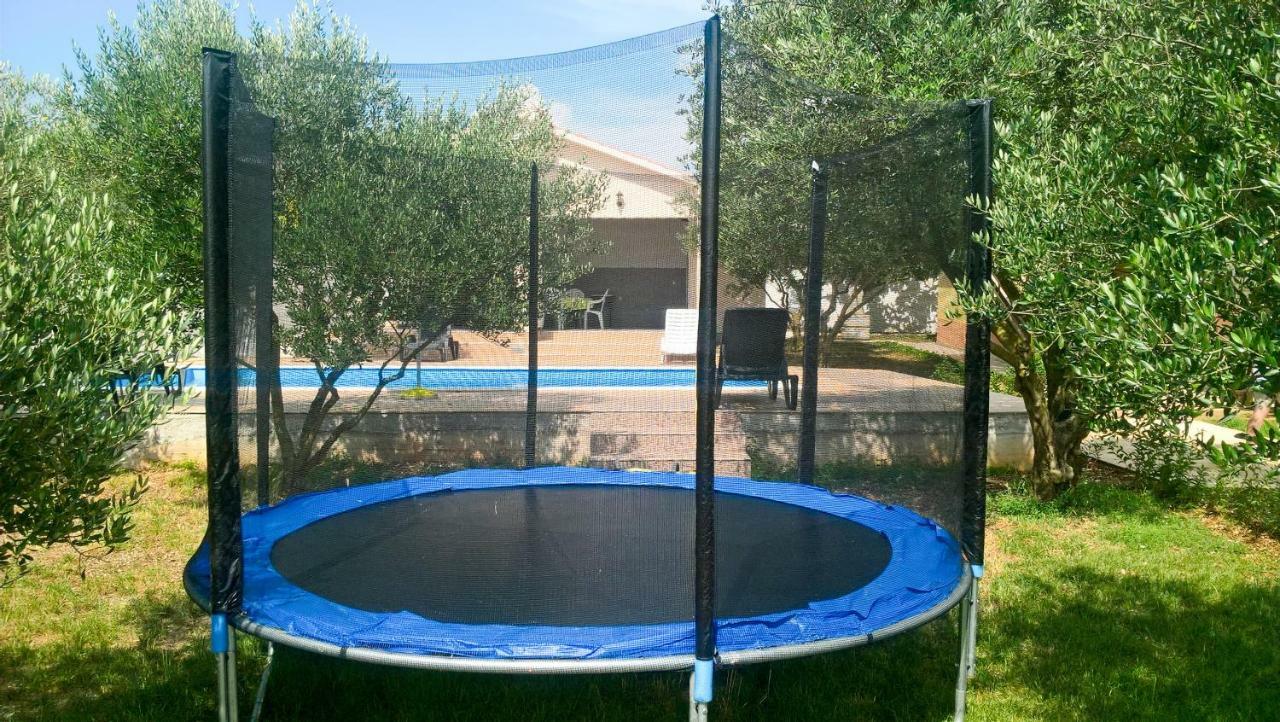 Olive Oasis With Private Pool ซูโกชัน ภายนอก รูปภาพ